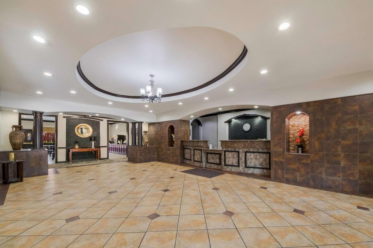 Surestay Plus Hotel By Best Western Near Seaworld Сан-Антоніо Екстер'єр фото